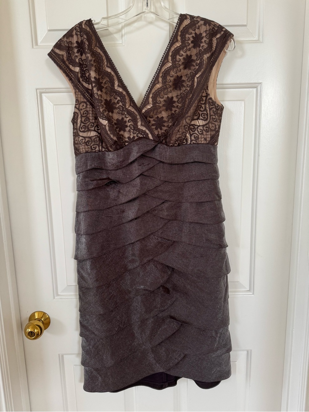 Evan Picone Brown Lace V‑Neck Layered Cocktail Dress